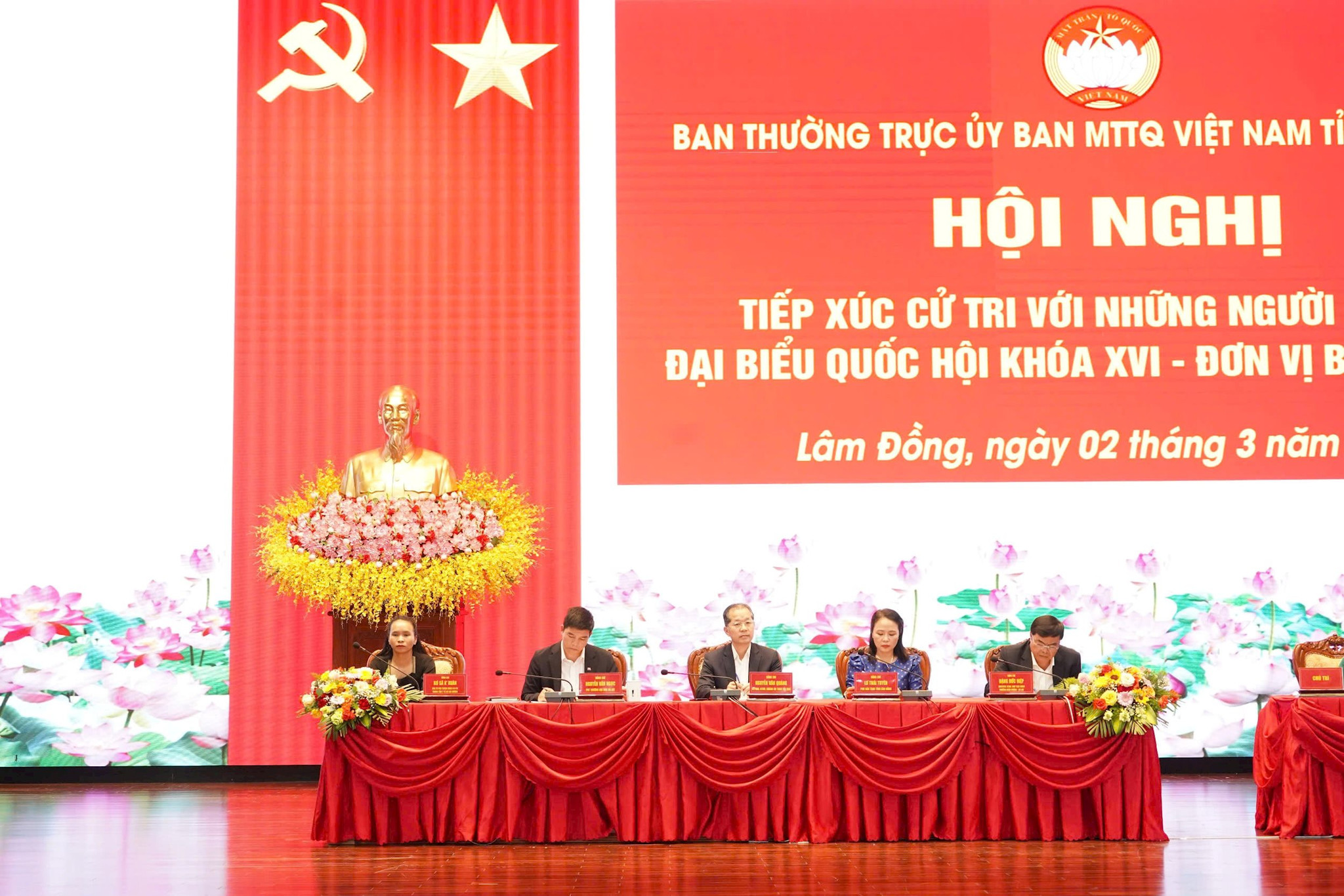5-ung-vien-2.jpg