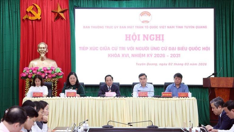 chu-tri-hoi-nghi.jpg