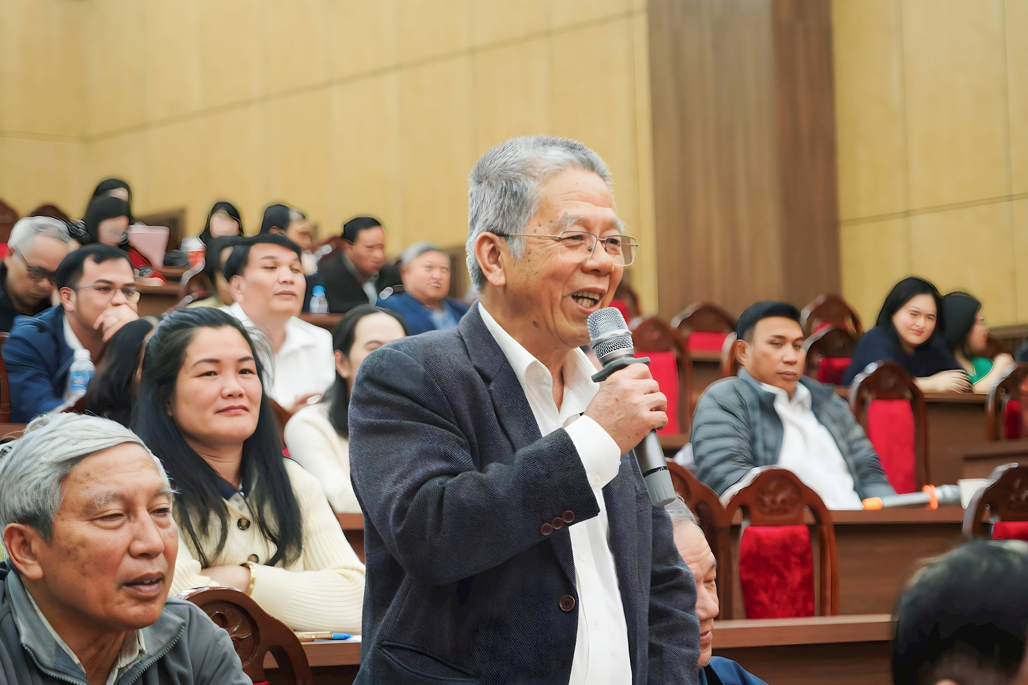 cu-tri-ho-binh-phuong-lam-vien-phat-bieu-bay-to-mong-muon-toi-cac-ung-cu-vien-dai-bieu-quoc-hoi..jpg