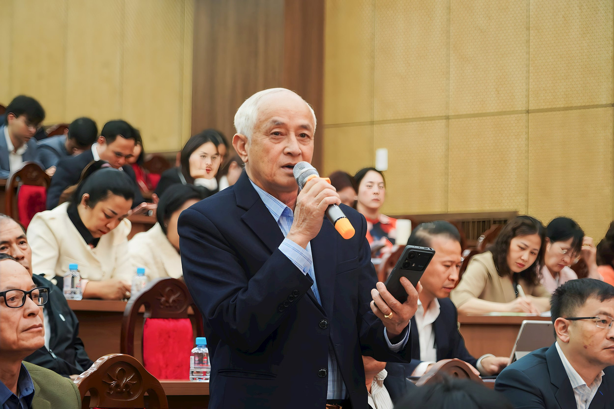 cu-tri-luong-duc-son-phuong-lam-vien-phat-bieu-tai-hoi-nghi.jpg