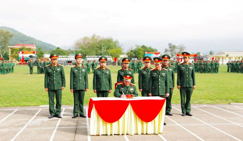 lu-doan-454-ky-ket-giao-uoc-thi-dua.jpg
