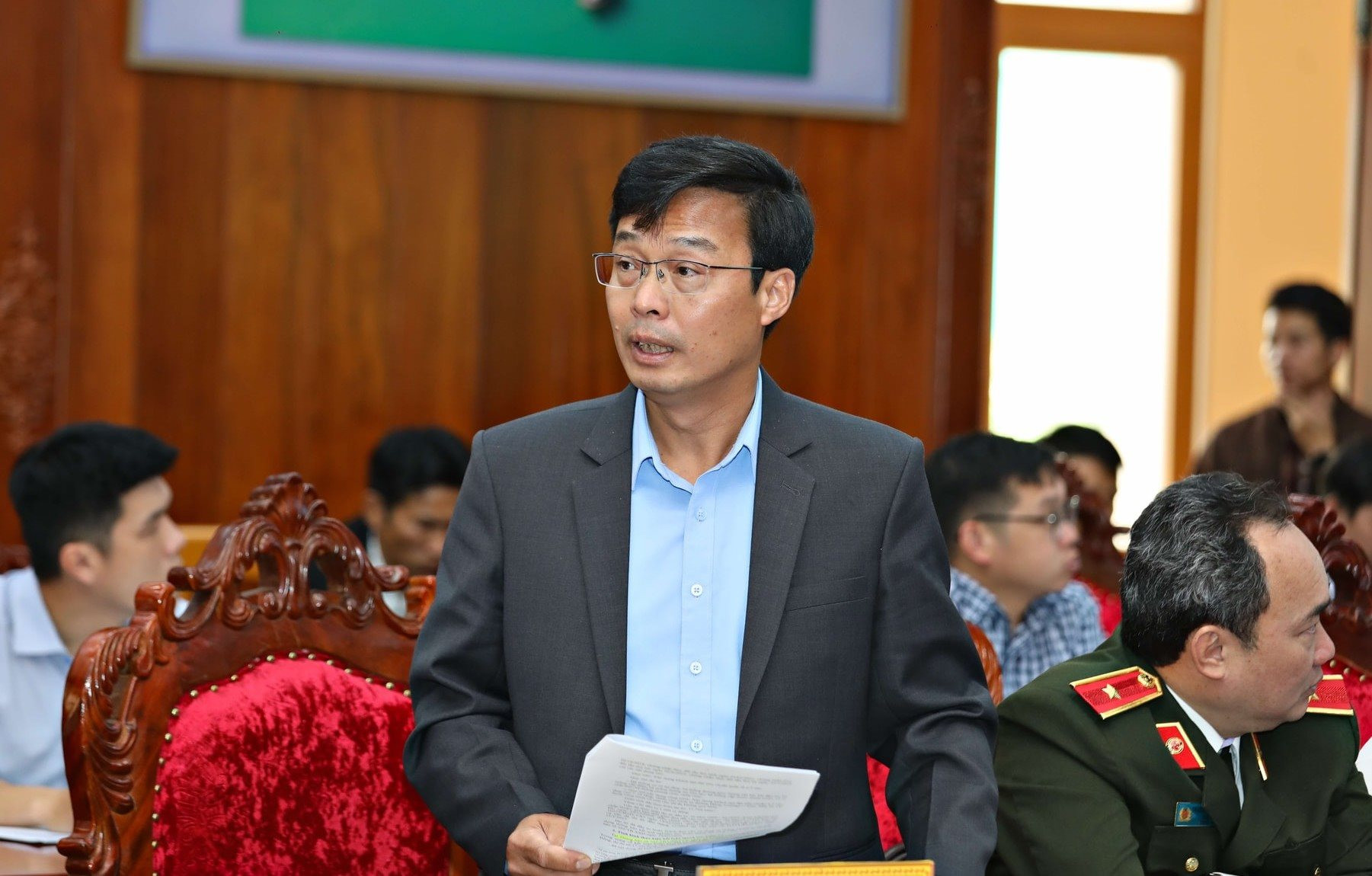 tinh-uy-vien-pho-chu-tich-ubnd-tinh-lam-dong-dinh-van-tuan-bao-cao-vuong-mac-lien-quan-du-an-san-golf-doi-cu-da-lat-palace(1).jpg