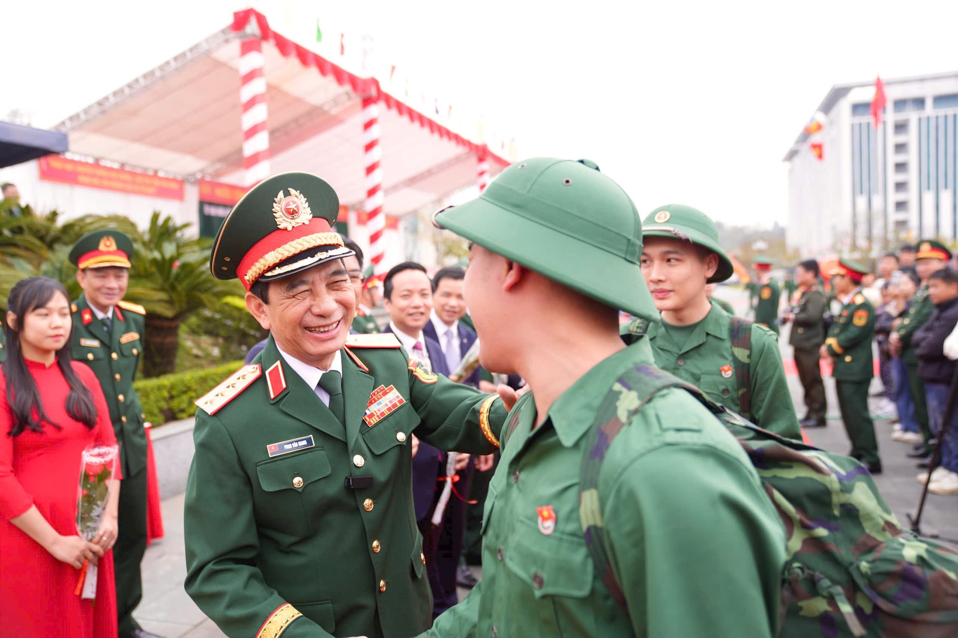 dai-tuong-phan-van-giang-1-.jpg
