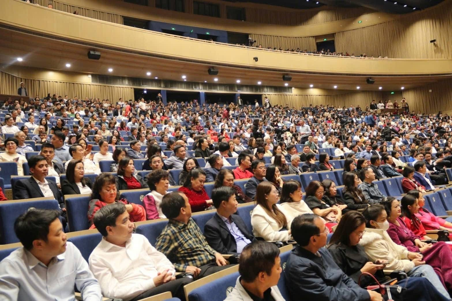 nha-hat-hoa-phuong-1.jpg