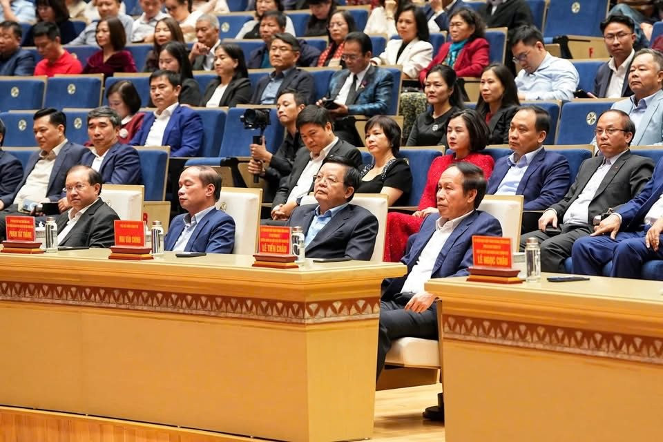 nha-hat-hoa-phuong-3.jpg