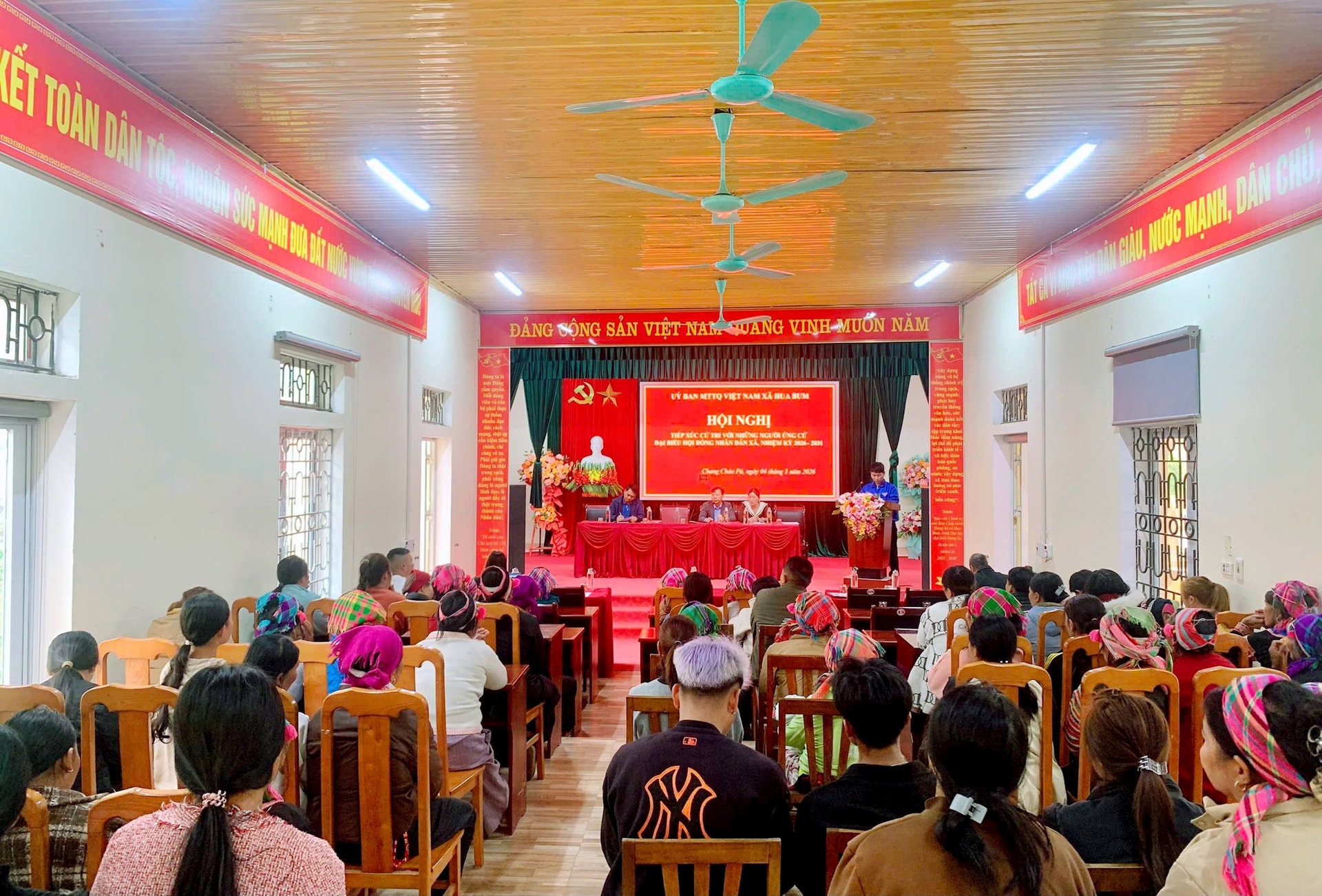 tiep-xuc-cu-chi.jpg