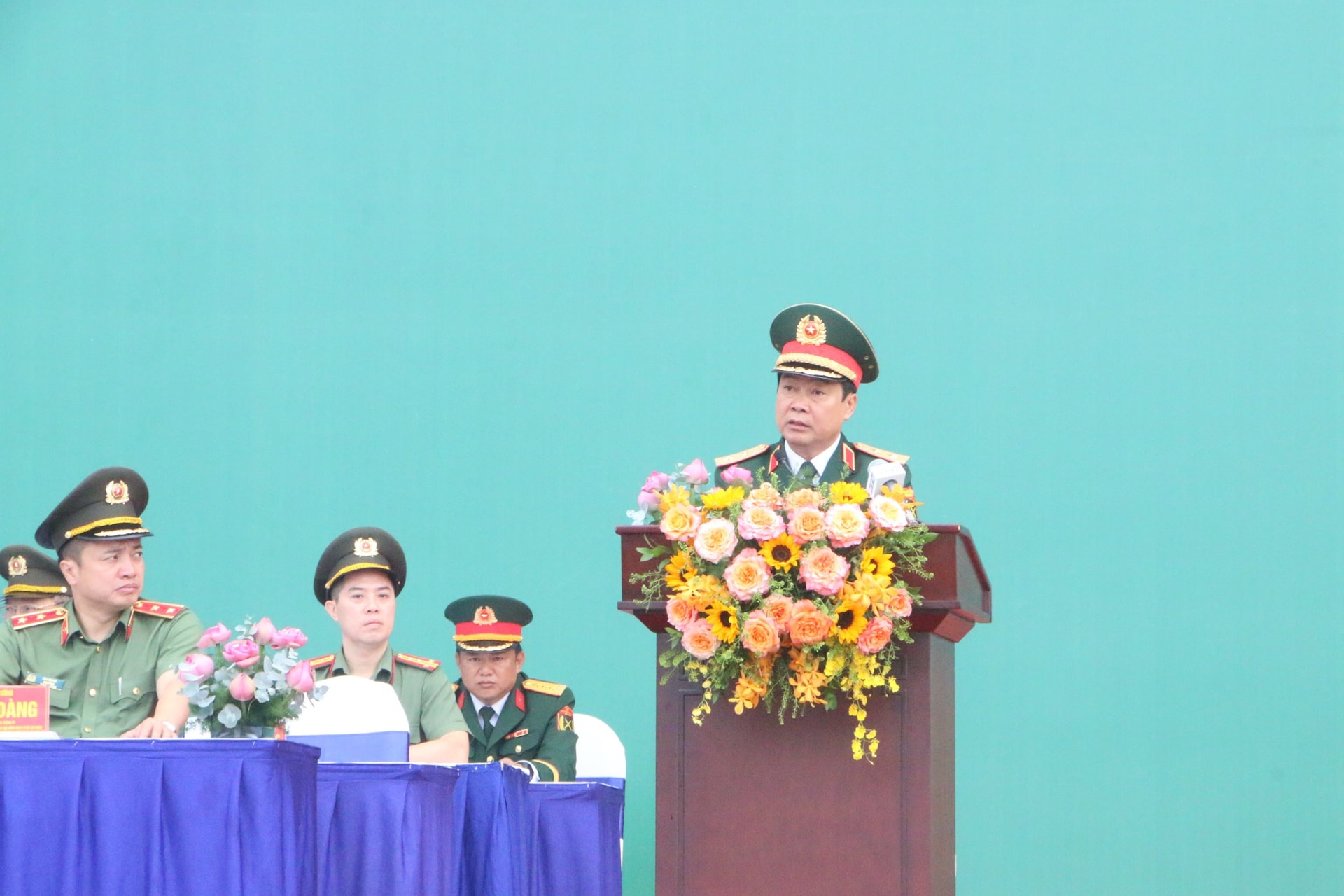 trung-tuong-ho-van-duc.jpg