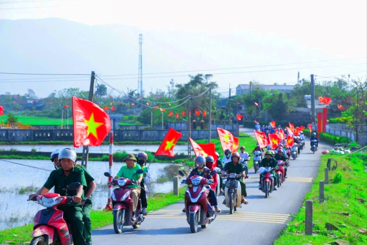 Lan tỏa khí thế ngày hội non sông qua những chuyến xe tuyên truyền lưu động