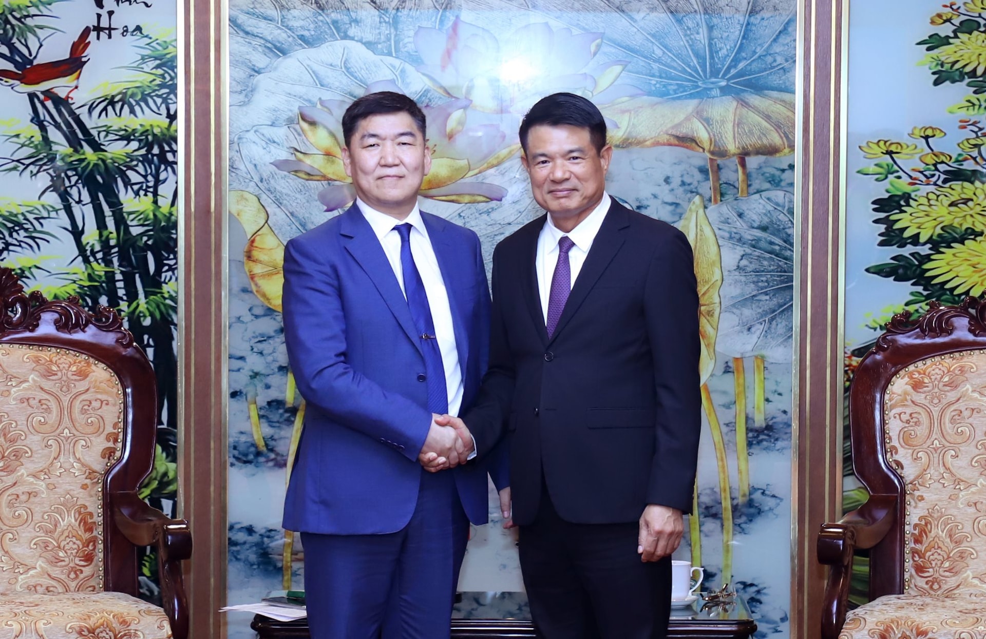 Viện trưởng VKSND tối cao Nguyễn Huy Tiến tiếp Chánh án Tòa án tối cao Mông Cổ