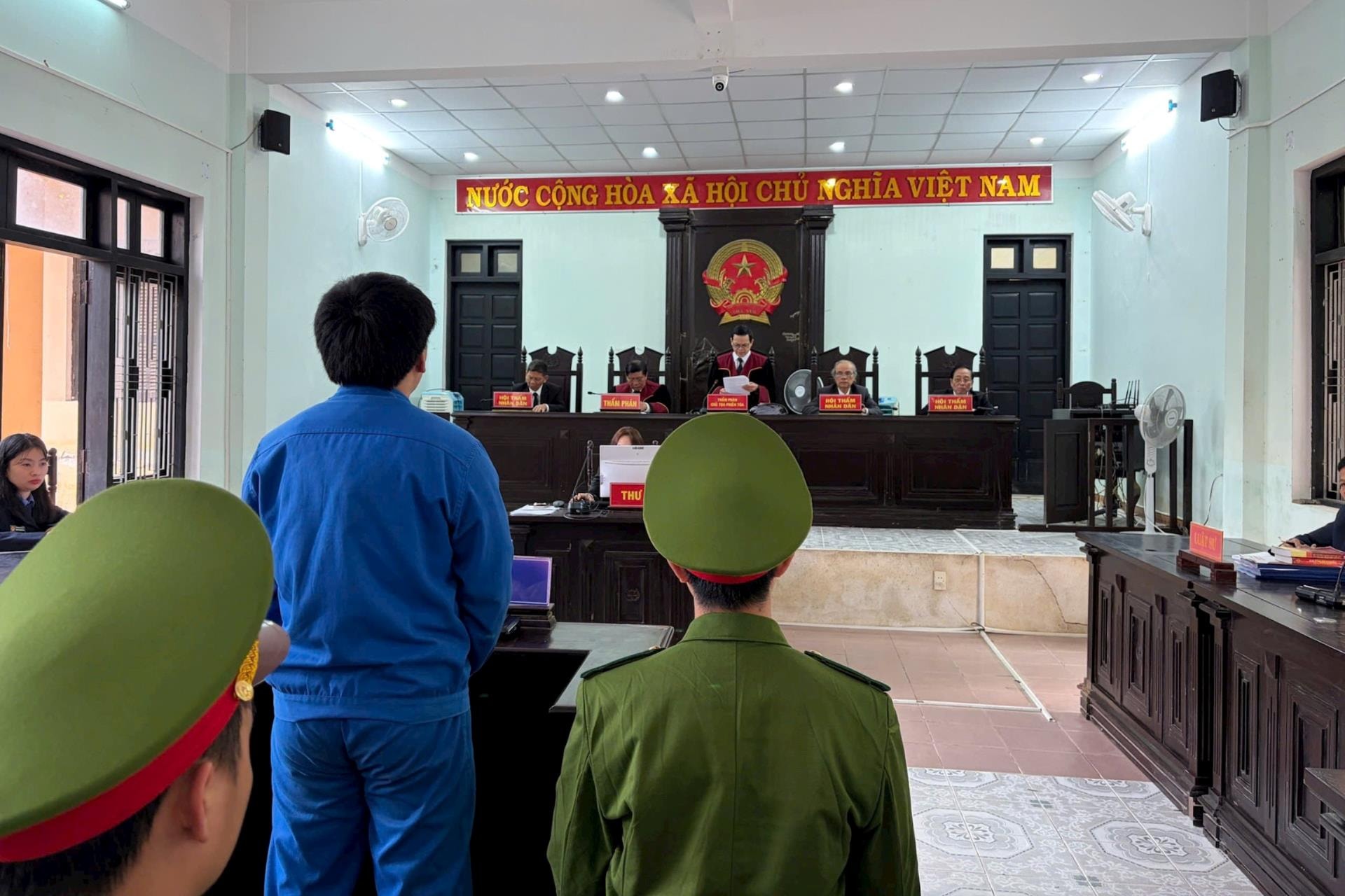 Bi kịch từ mâu thuẫn thăm con sau ly hôn