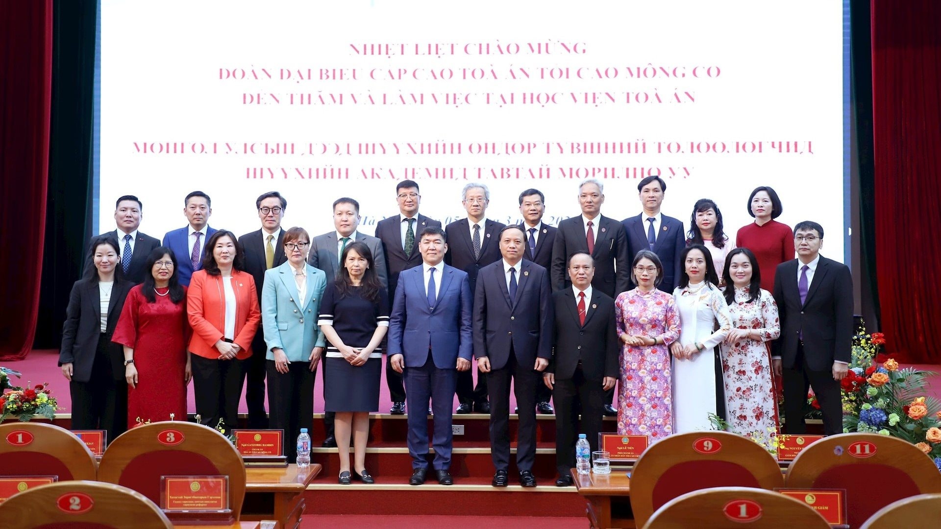 Học viện tòa án đón tiếp Chánh án Tòa án tối cao Mông Cổ Ganzorig Damdin