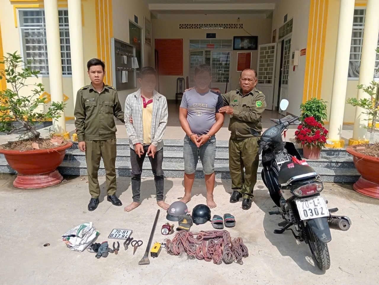 Trộm dây điện để có tiền 