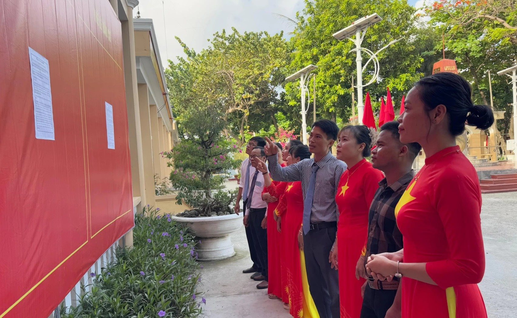 3-cac-cu-tri-nghien-cuu-noi-quy-phong-bo-phieu-va-the-le-bau-cu..jpg