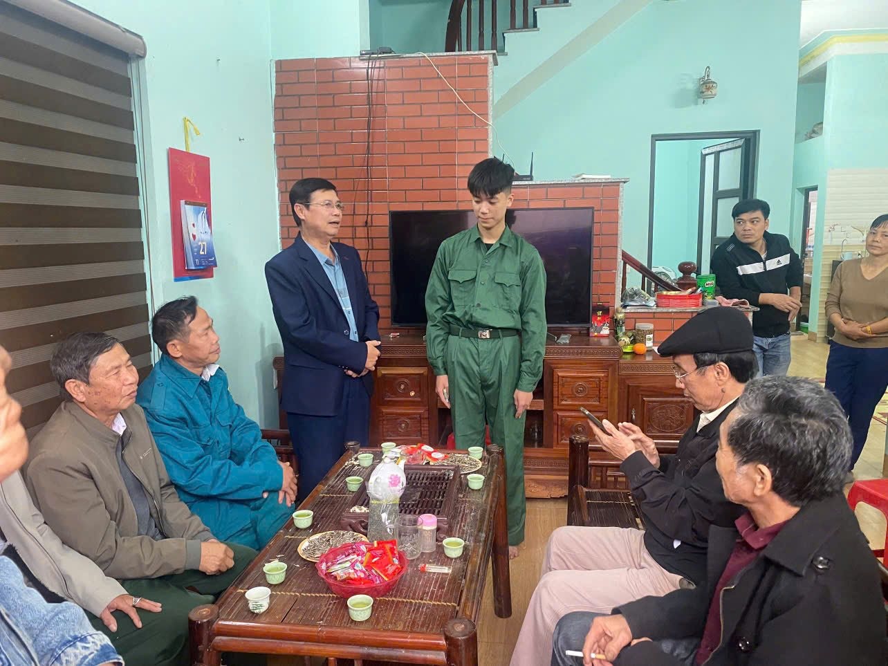 anh-3-ong-dinh-dinh-diep-bi-thu-chi-bo-thon-ngoc-xuyen.jpg
