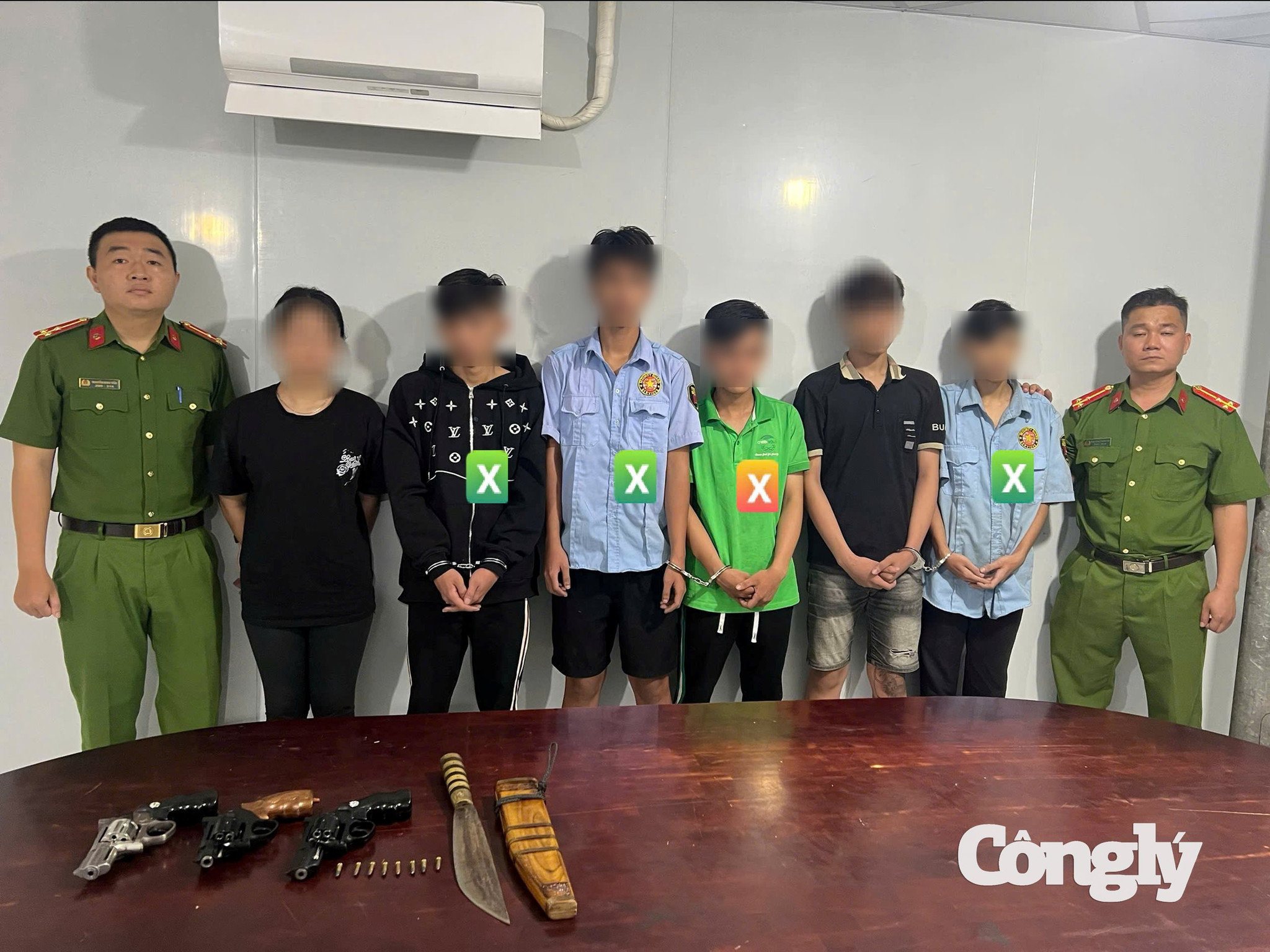4 đối tượng (dấu x) từ trái qua_ Từ trái sang_ Đặng Trường Thọ, Nguyễn Hoàng Trọng Nhân,Hà Chánh Phước và Nguyễn Trường Thọ. (1)