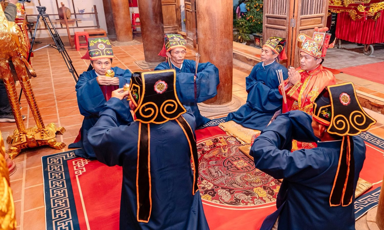 den-qua-son11.jpg