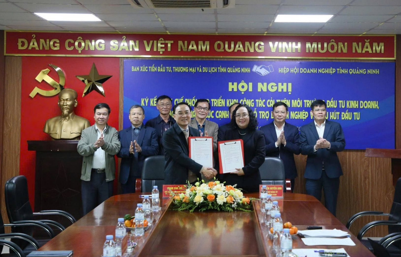 hoi-nghi-.jpeg