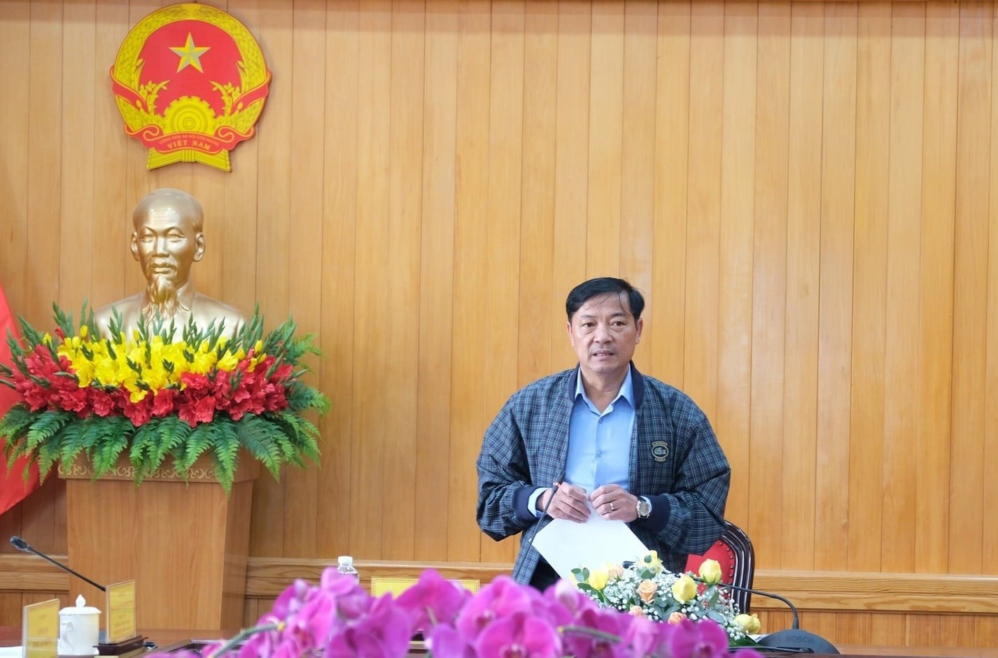 2-pho-chu-tich-thuong-truc-ubnd-tinh-le-trong-yen-phat-bieu-chi-dao-tai-buoi-lam-viec.jpg
