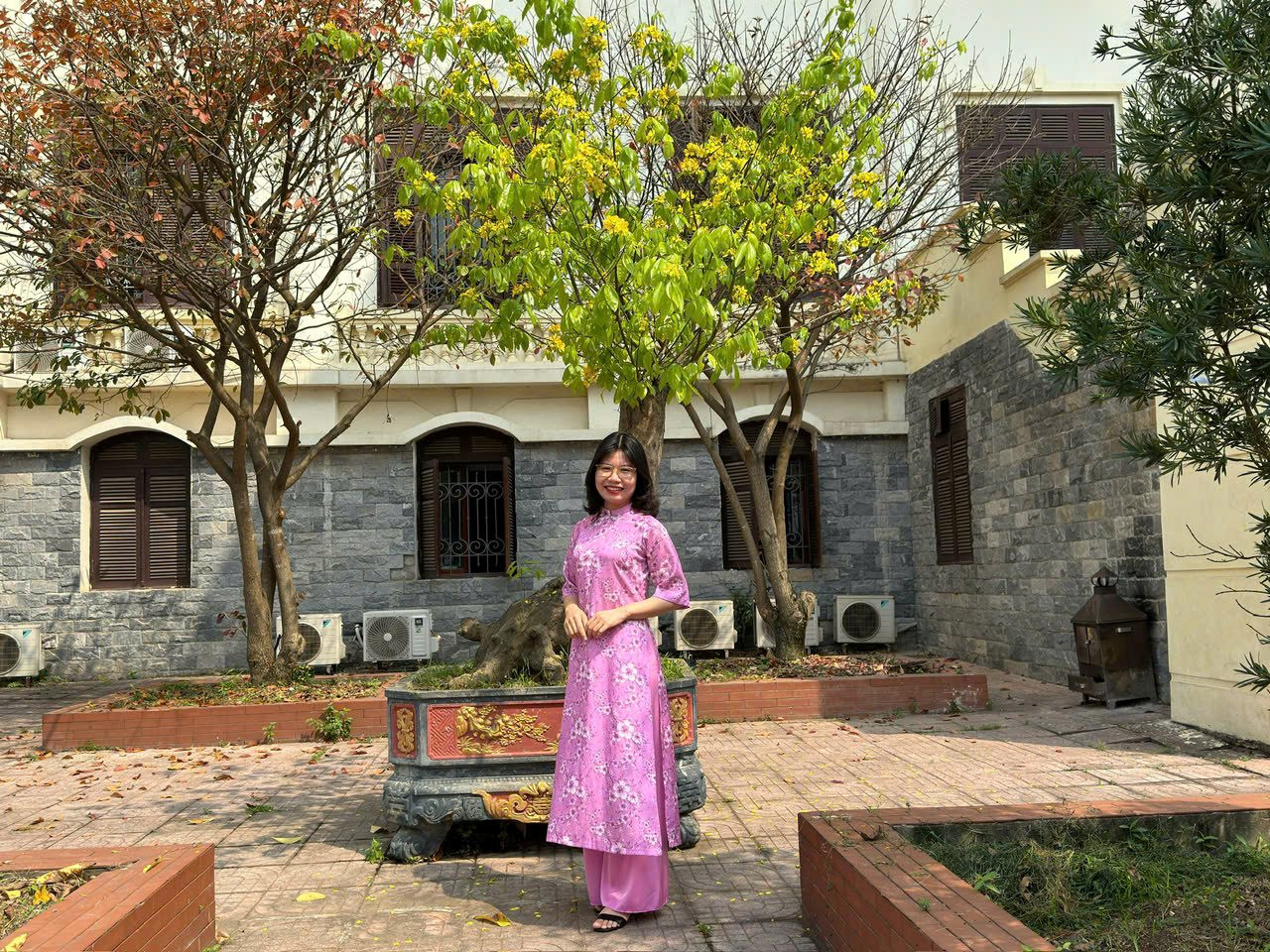 cu-tri-chi-hien.jpg