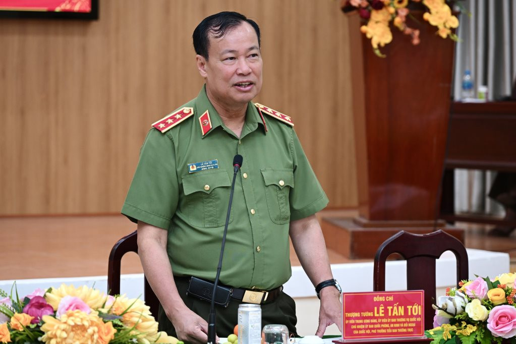 1346870_thuong_tuong_le_tan_toi_uy_vien_ban_chap_hanh_trung_uong_dang_uy_vien_uy_ban_thuong_vu_quoc_hoi_chu_nhiem_uy_ban_quoc_phong_an_ninh_va_doi_ngoai_cua_q_12112610.jpg