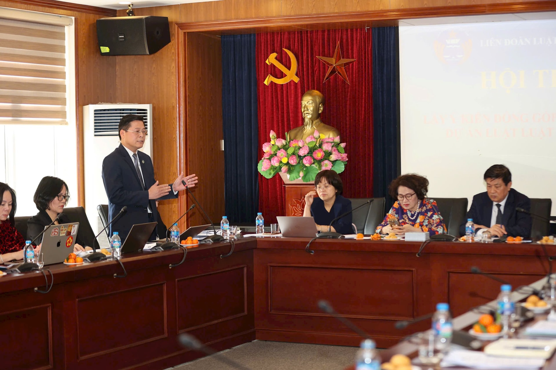 luat-su-ha.jpg
