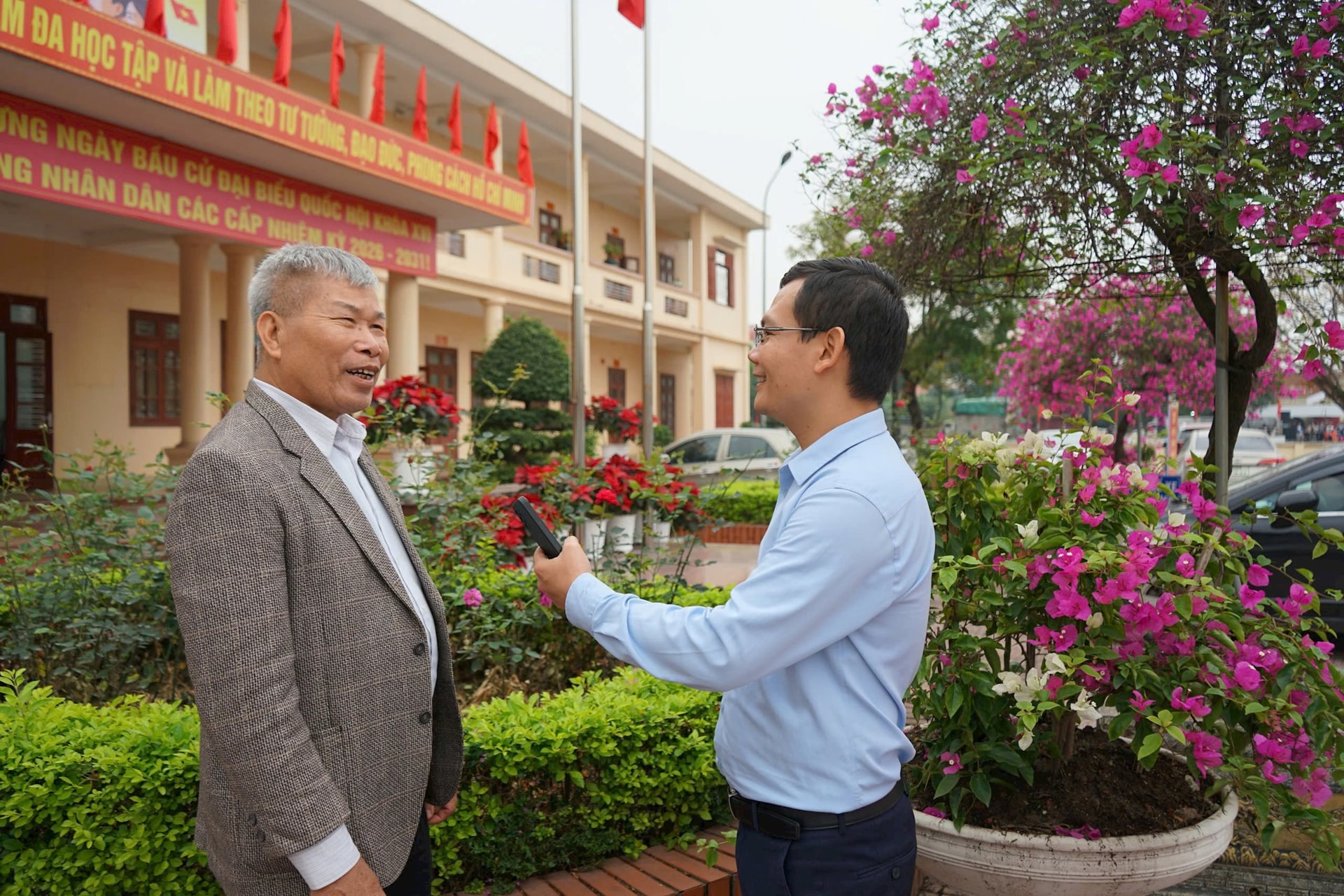 ong-thong-chia-se-voi-pv.jpg