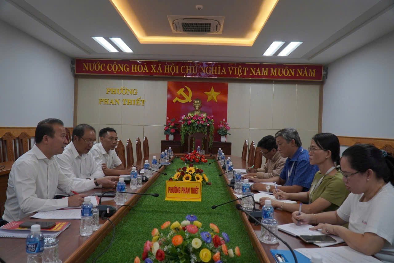 lam-viec-voi-phuong-phan-thiet.jpg
