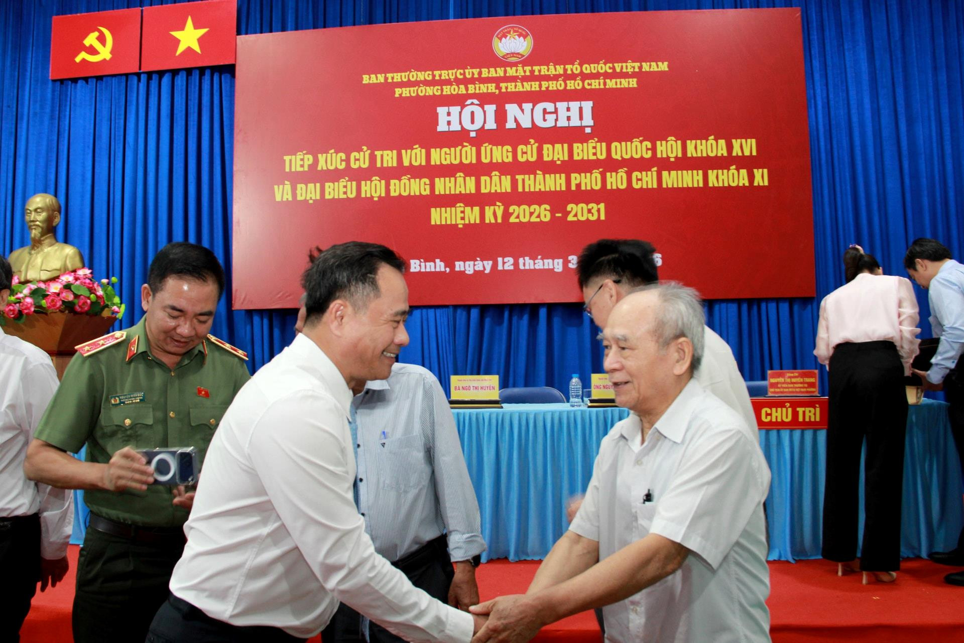 phong-2-.jpg