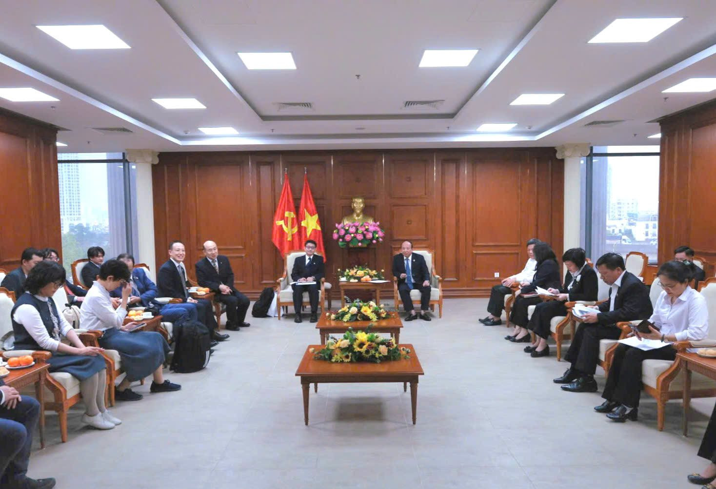 quang-canh.jpg