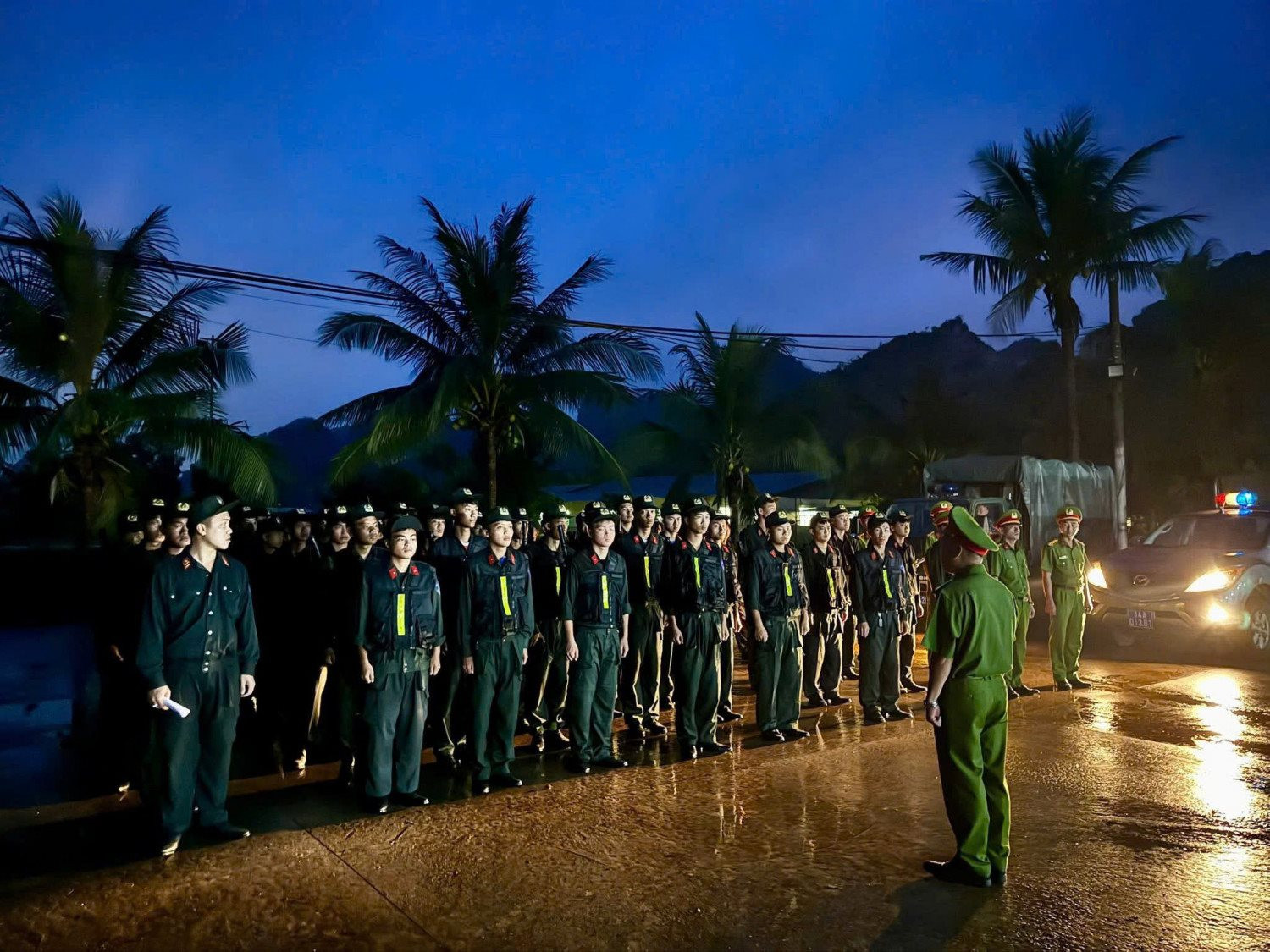 canh-sat-co-dong-2.jpeg