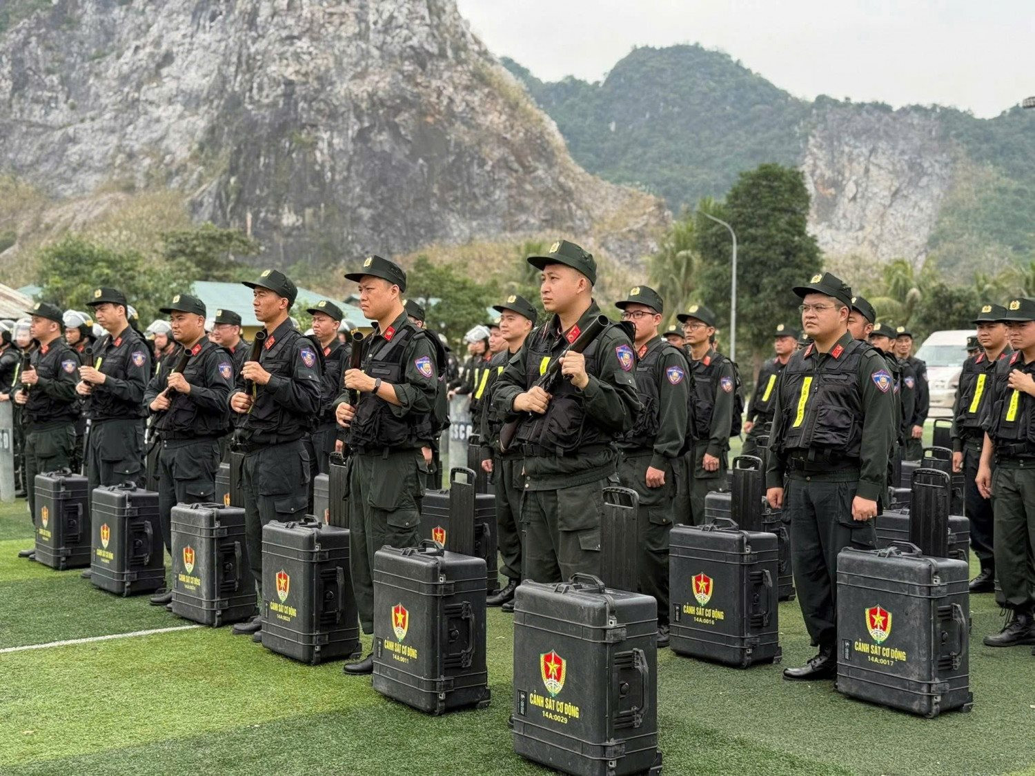 canh-sat-co-dong.jpeg