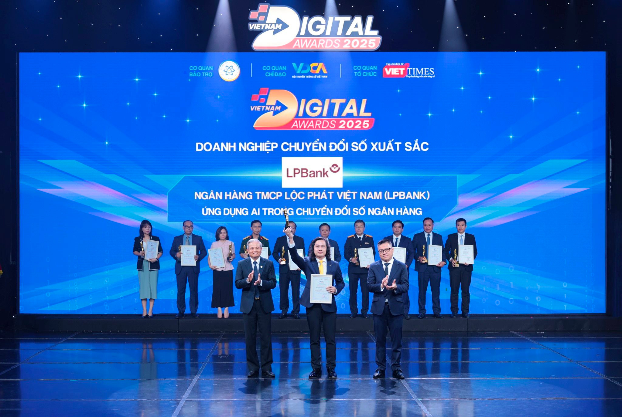 lpbank-chuyen-doi-so-1-.jpg