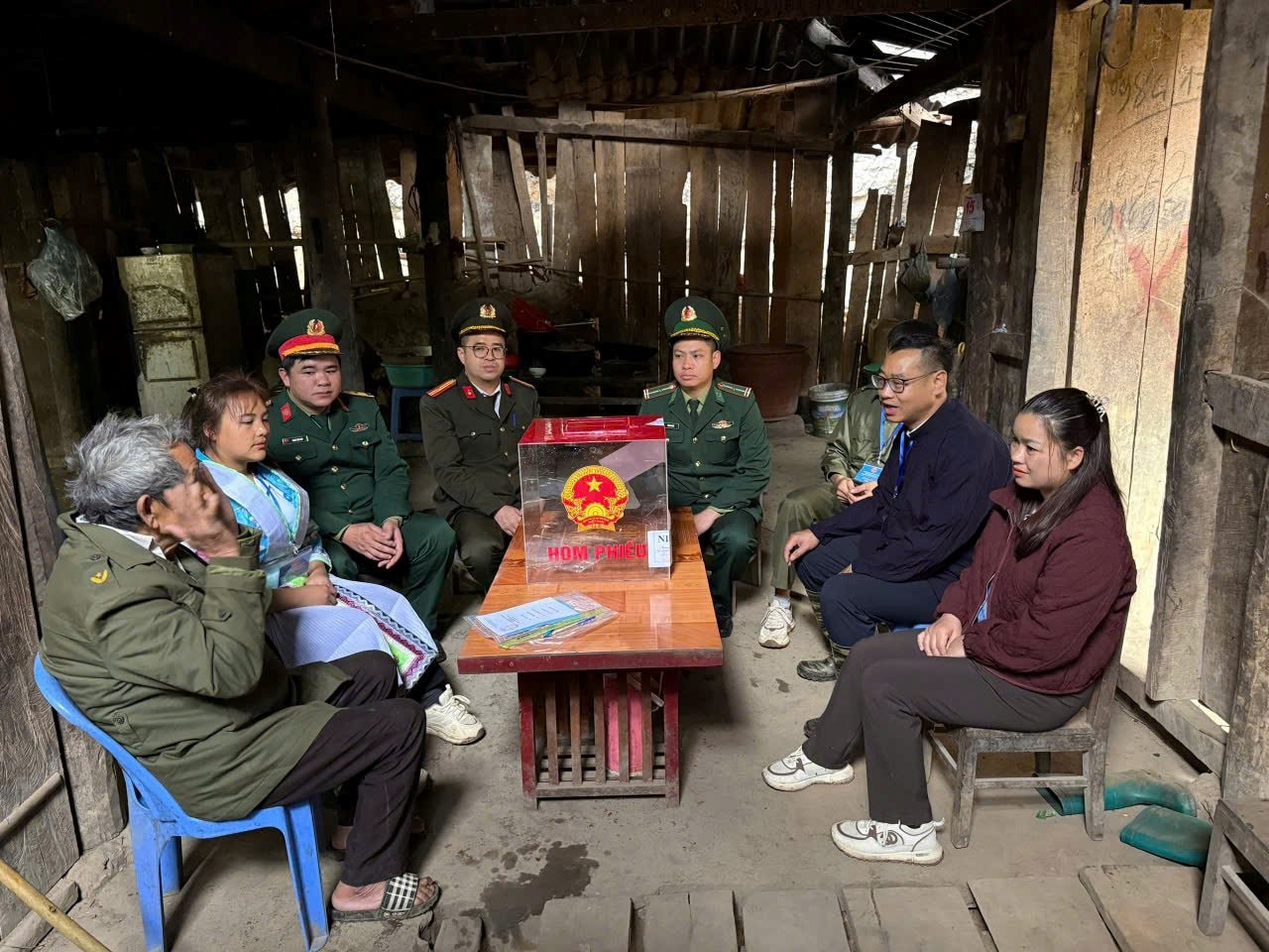 mang-phieu-tan-nha-dan-2-.jpg