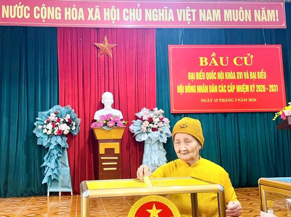 me-viet-nam-anh-hung.jpeg