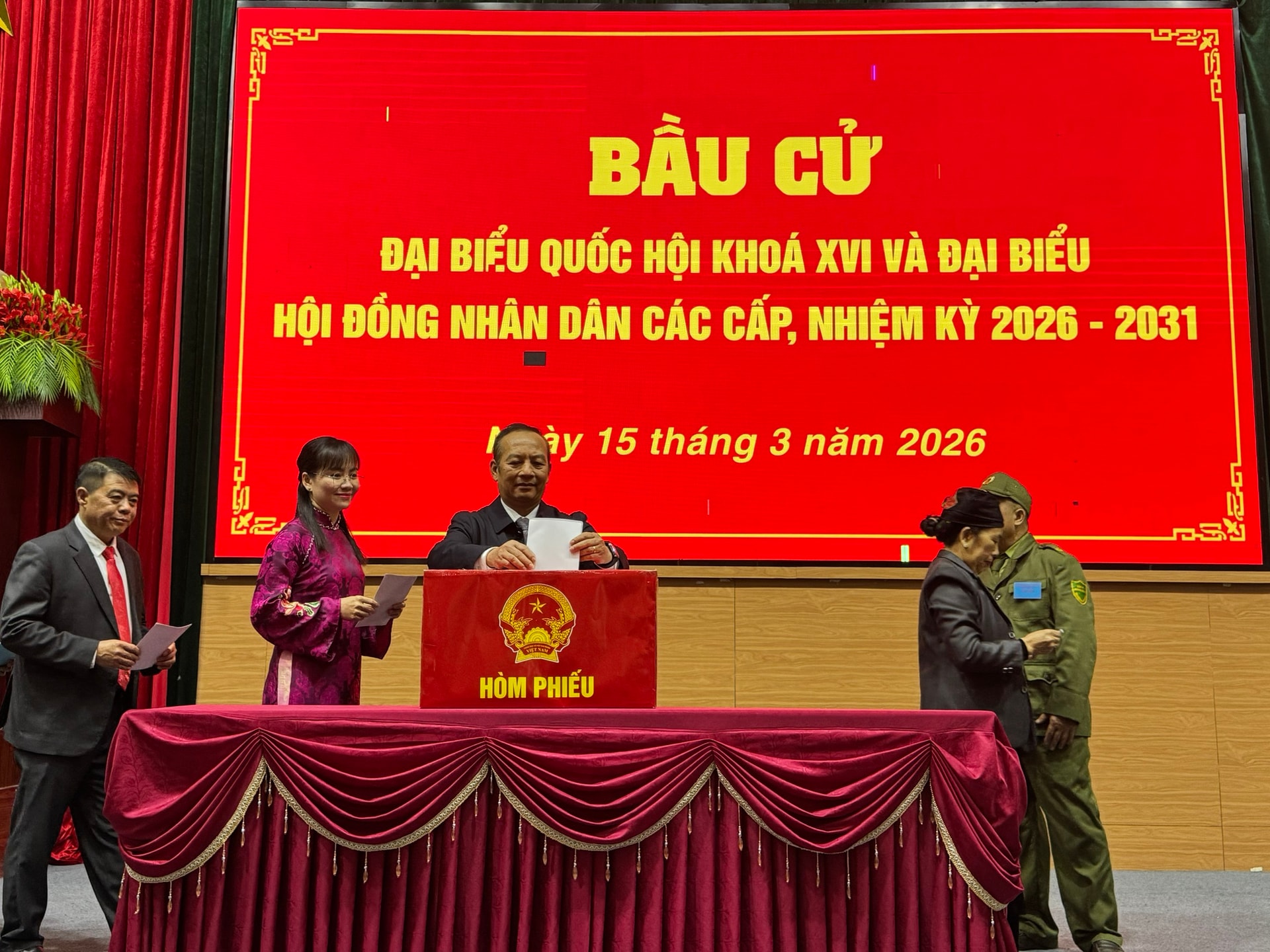 z7621812066031_c3e6ff33e54a49aaaa743a17ad9ea5a4.jpg