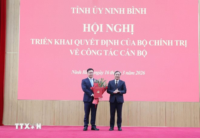 dong-chi-tran-dang-quynh-giu-chuc-pho-bi-thu-tinh-uy-ninh-binh-8645420-2.jpg