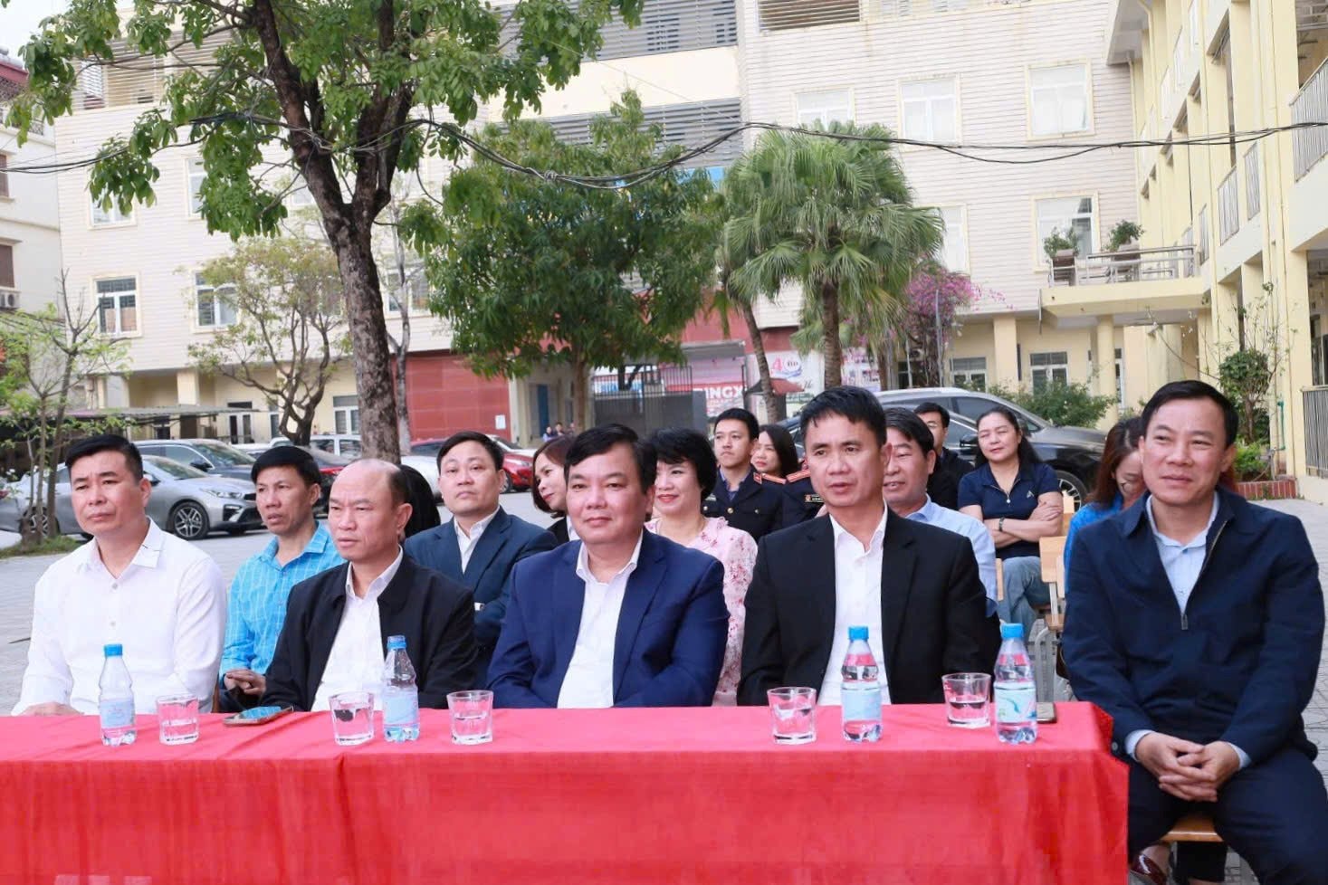 lanh-dao.jpg