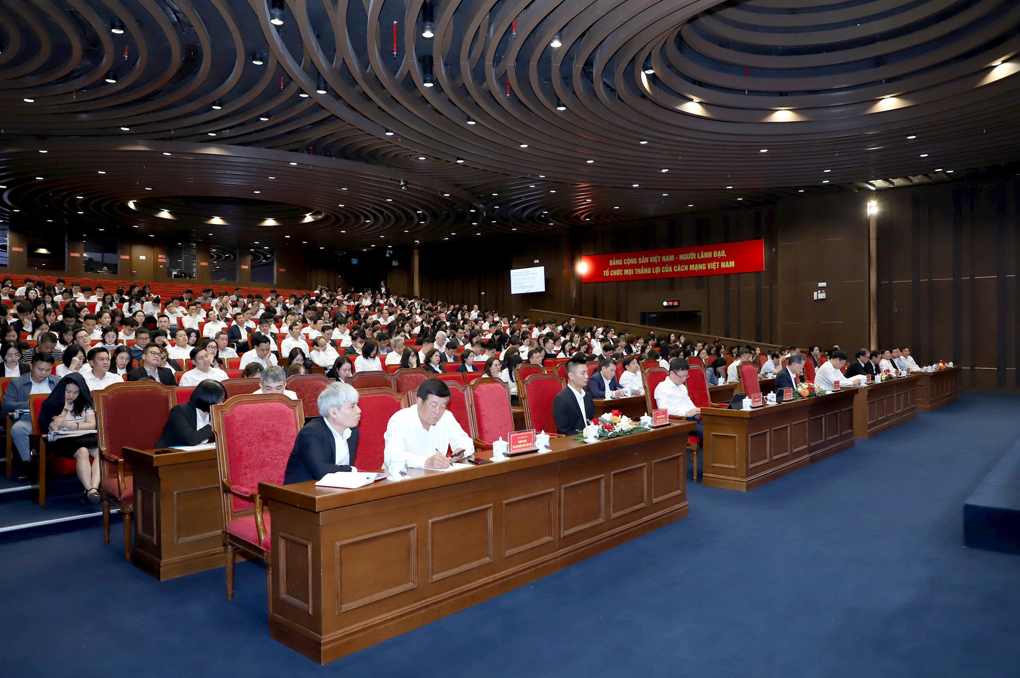 toa-an-hoi-nghi-4-.jpg