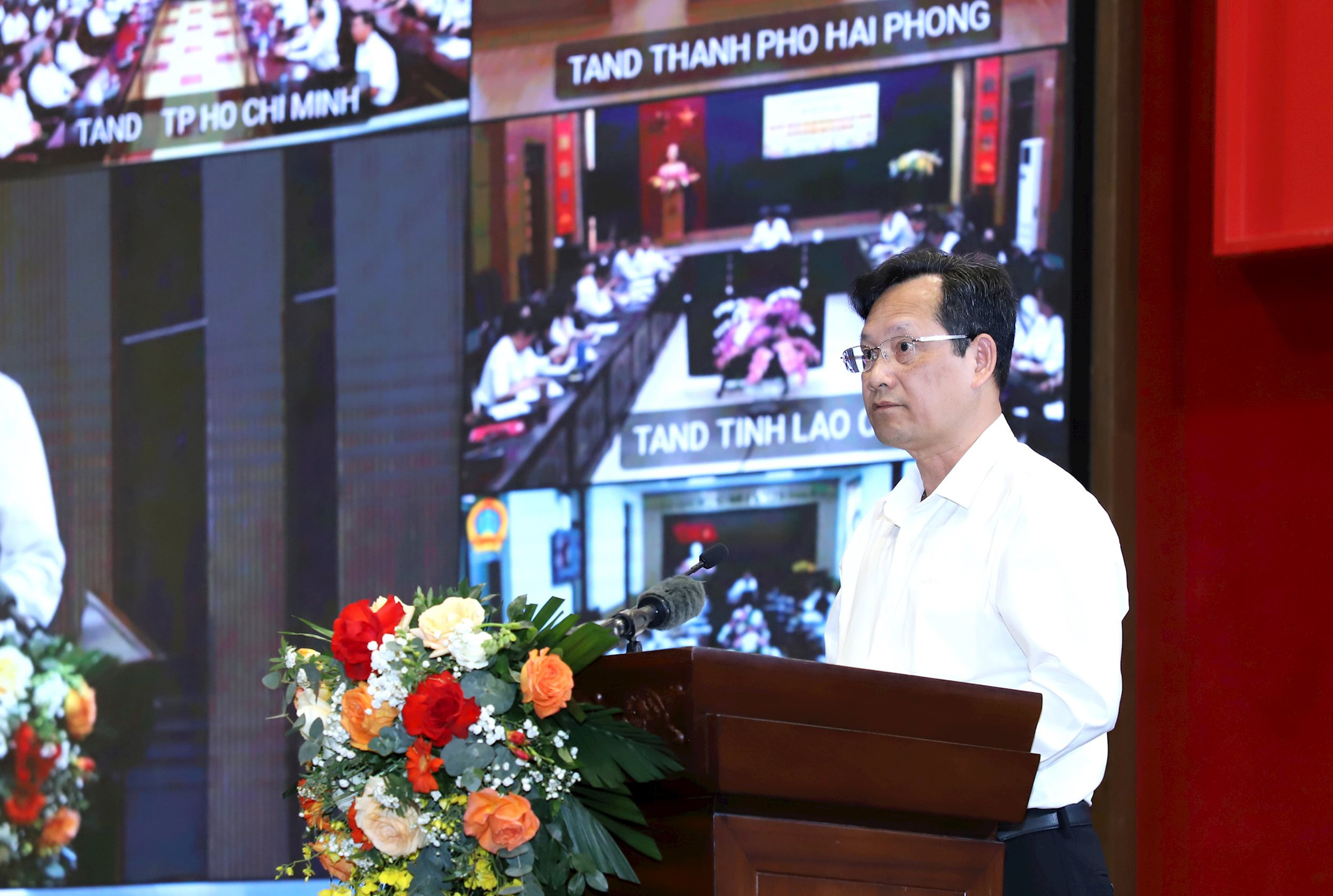 toa-an-hoi-nghi-5-.jpg