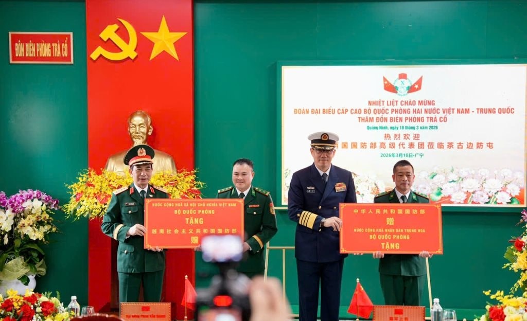 1-dai-tuong-phan-van-giang(1).jpeg