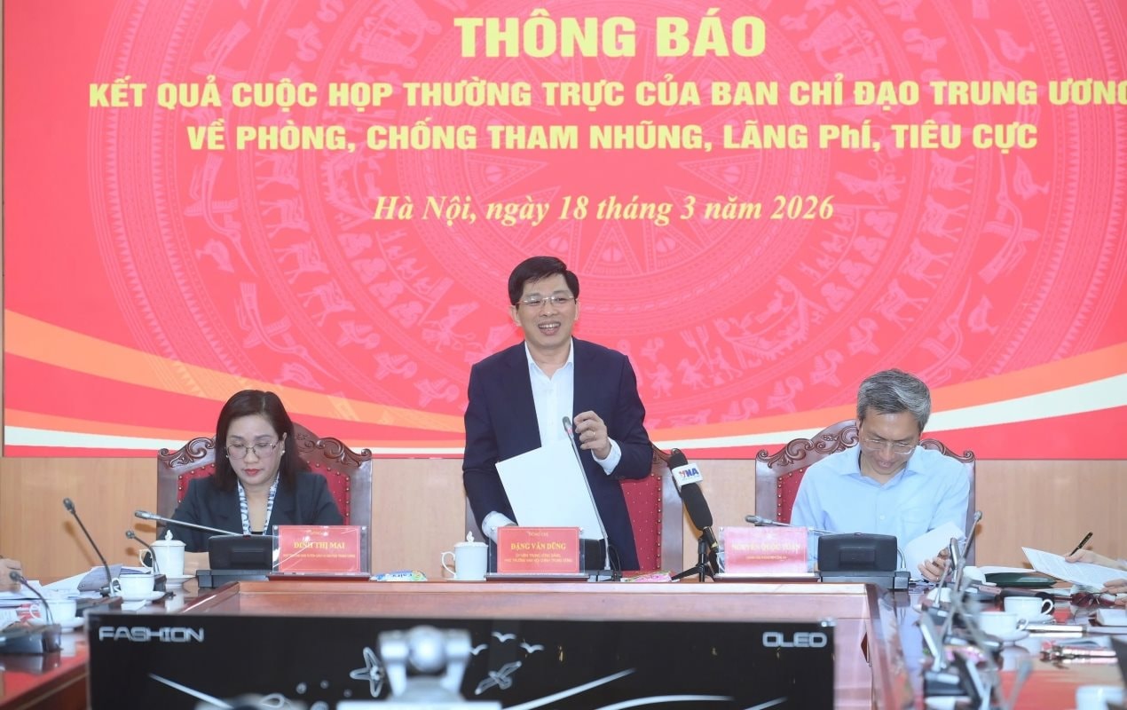 ban-noi-chinh.jpg