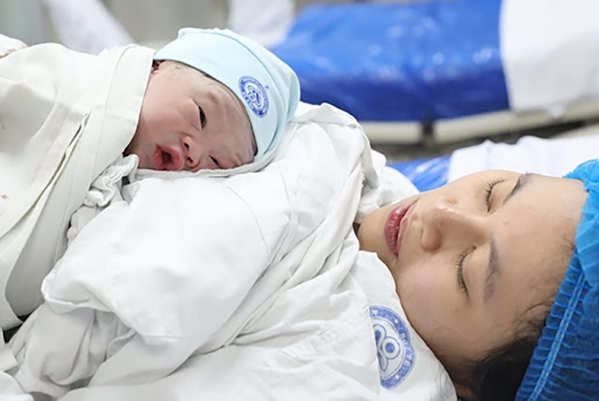 Mẹ sinh con thứ hai có thể được nghỉ 7 tháng