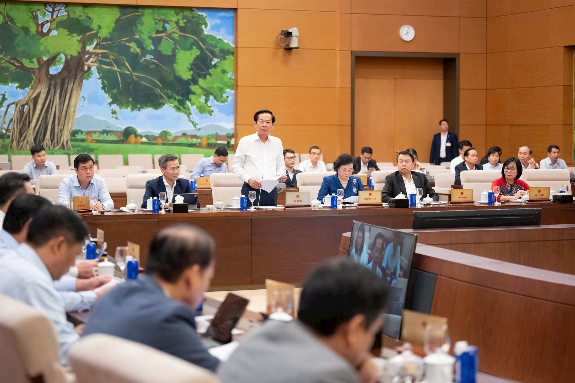 Đề xuất sửa đổi Luật Thi đua, khen thưởng để tăng phân cấp, giảm thủ tục