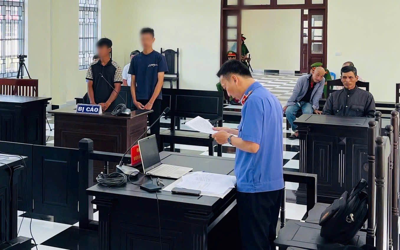 Giả danh công an chặn xe để chiếm đoạt tiền