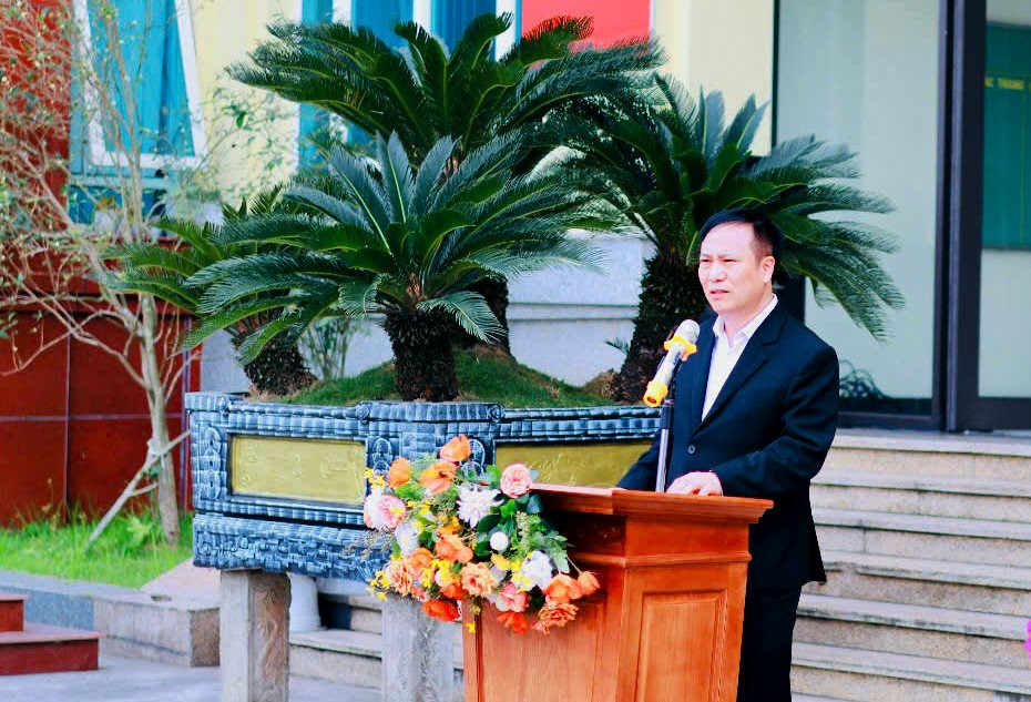 hoc-vien-toa-an-trong-cay-10-.jpg