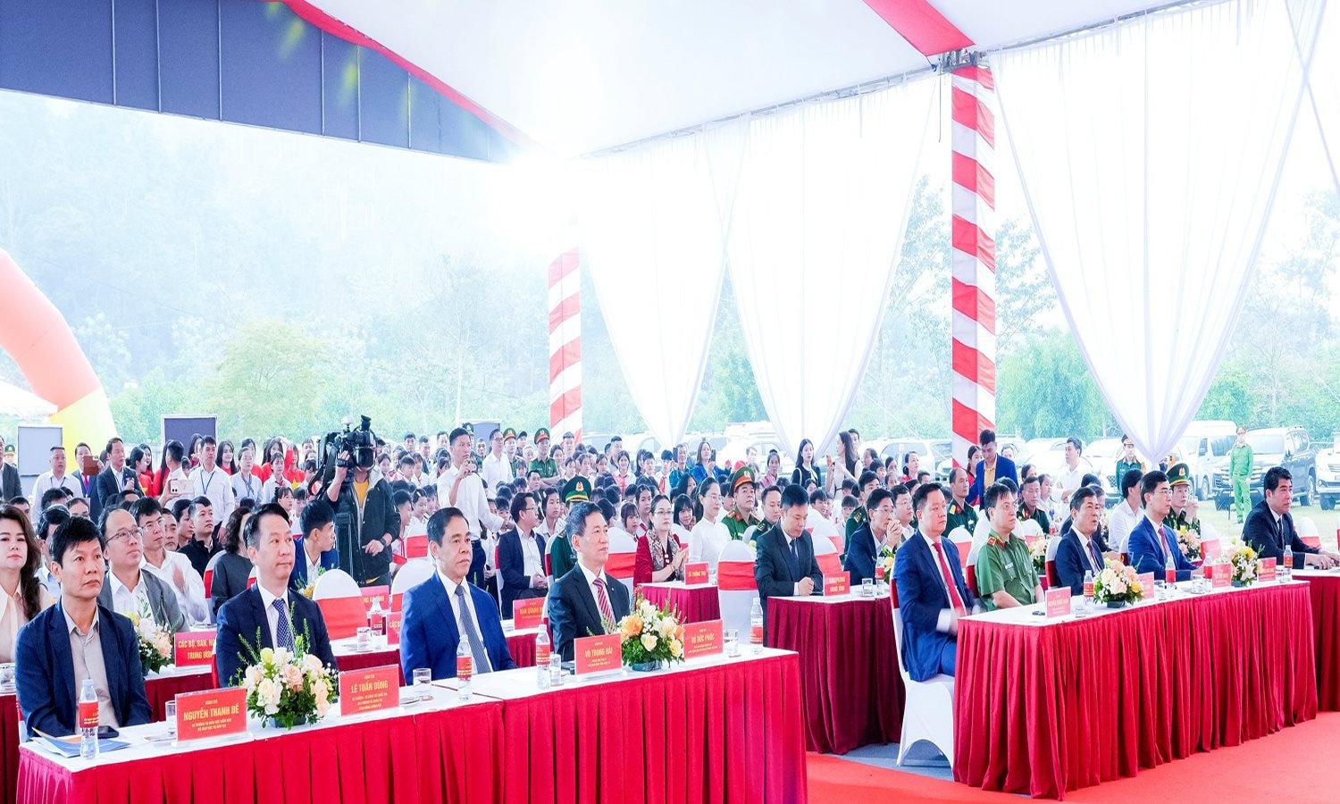 hoi-nghi.jpg