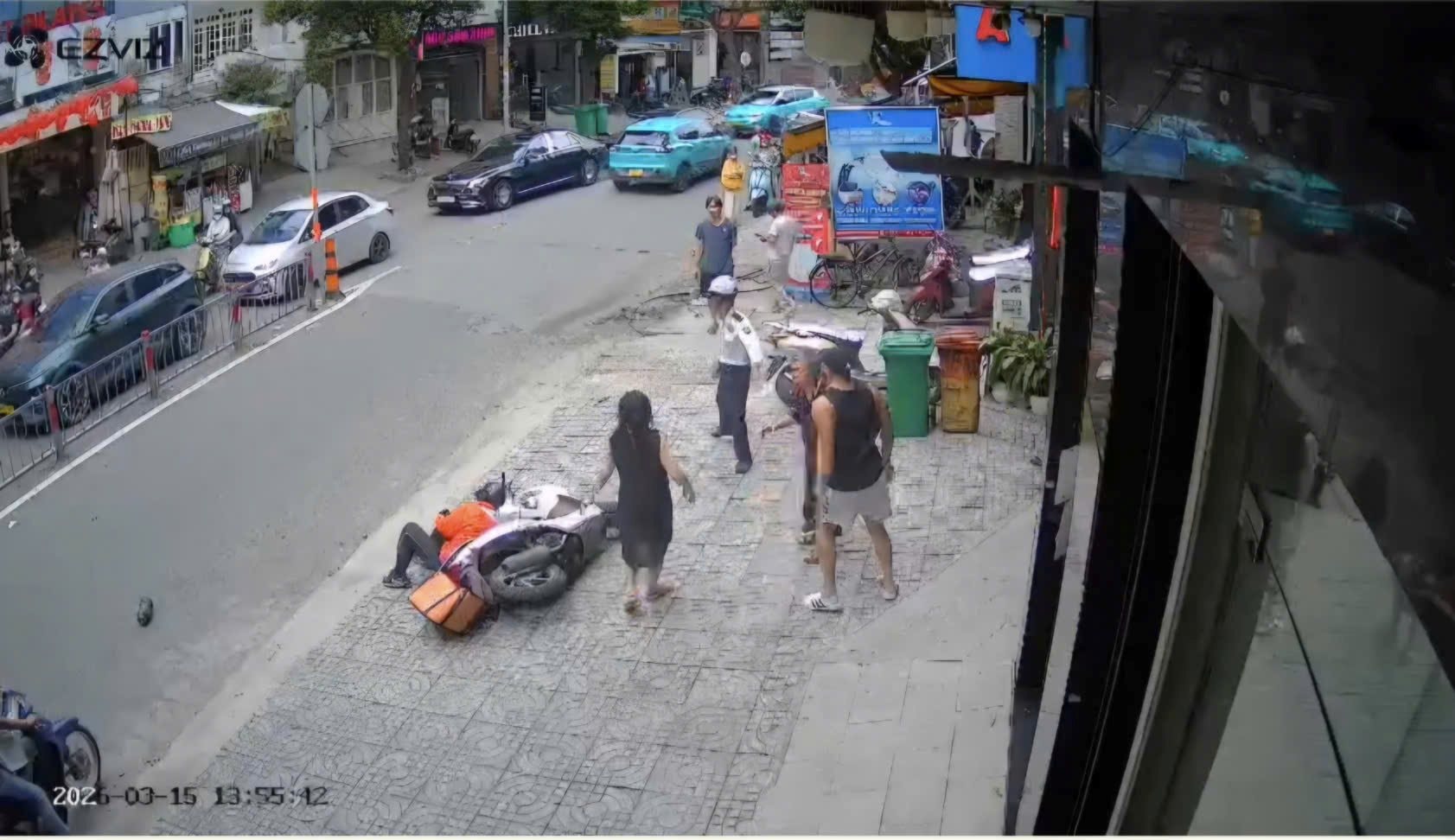 Khởi tố, bắt tạm giam đối tượng hành hung nữ nhân viên giao hàng