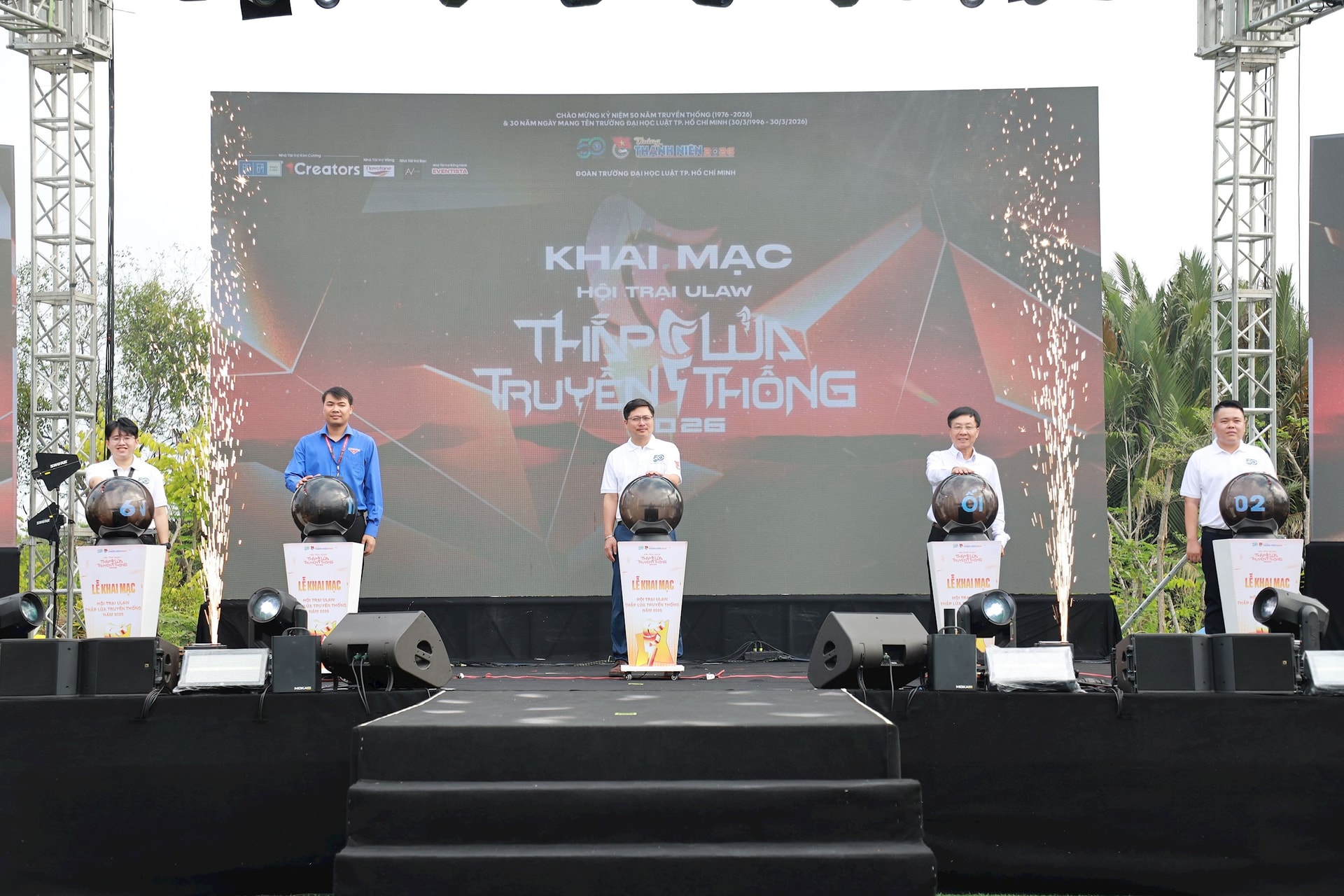 3.-dai-bieu-lam-le-khai-mac-1-.jpg