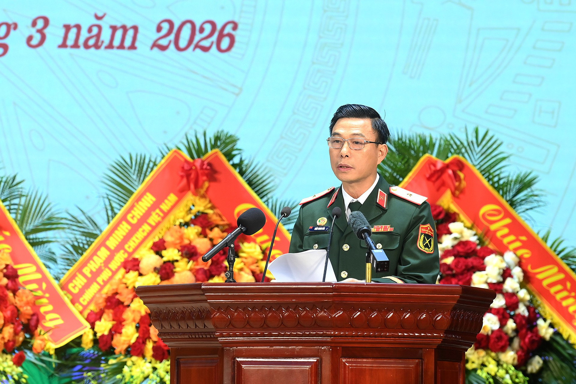 Thiếu tướng Trần Trung Hòa, Tư lệnh Binh chủng Công binh trình bày diễn văn tại lễ kỷ niệm. (Ảnh: ĐĂNG KHOA) a7-bnd-3845.jpg
