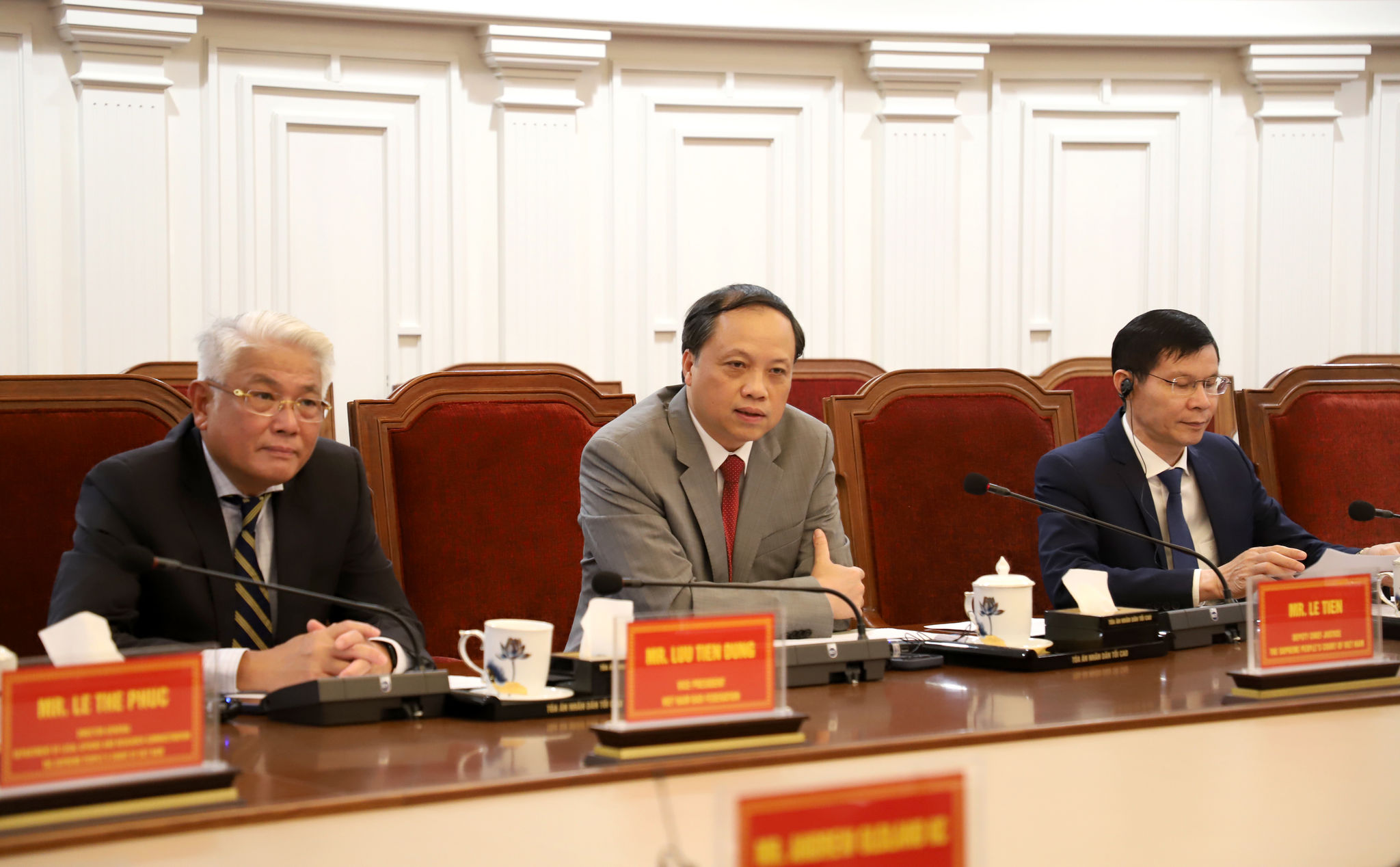 pca-le-tien-tiep-chuyen-gia-3-.jpg